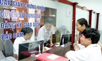 Có nên để bên bán làm sổ đất khi mua nhà?